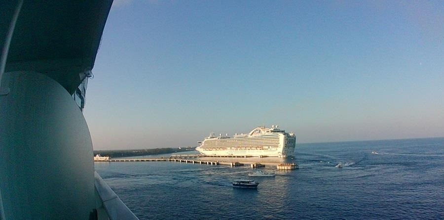pulling into Port at Cozumel