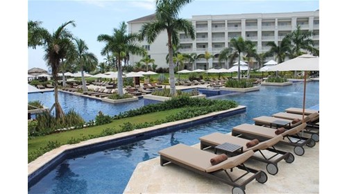 All-Inclusive Resort Specialist