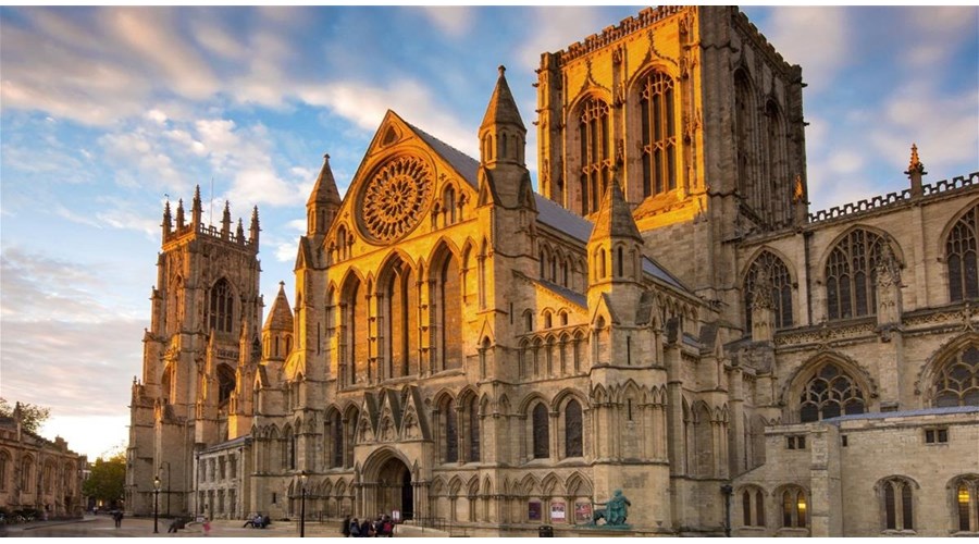 Explore England: A 14-Day Journey Through History