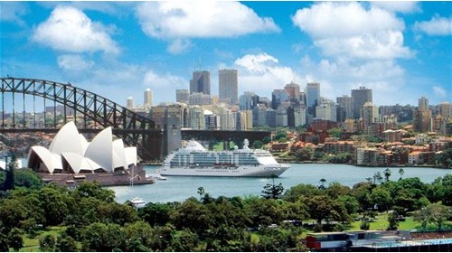 Cruising through Sydney Harbour