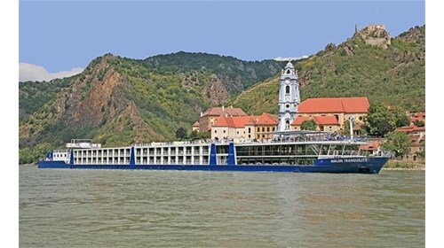 Sailing down the Danube 