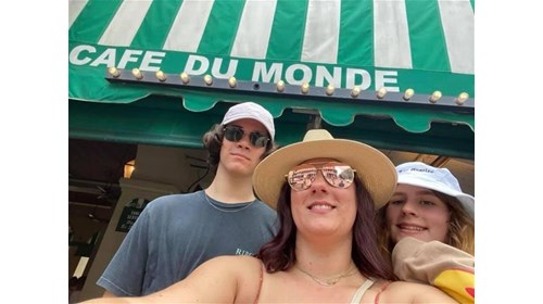Don't forget to bring cash for Cafe Du Monde