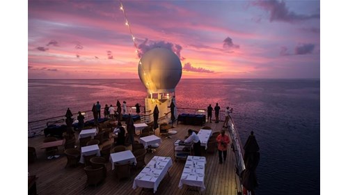 Sunset Dining in Tahiti on Windstar Cruises