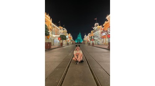 Pictures after park closing is a must do!