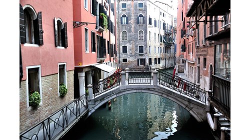 Venice, Italy. SO beautiful!