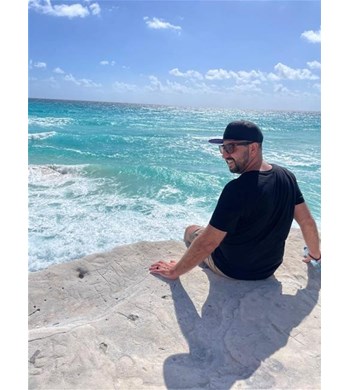 Mark Abiad, Travel Agent in Tarzana, CA