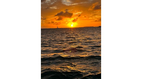 Florida: Sunsets Spark Dreams, Waves Whisper Tales