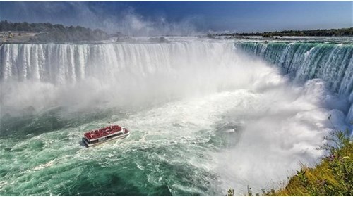 Maid of the Mist boat tour 