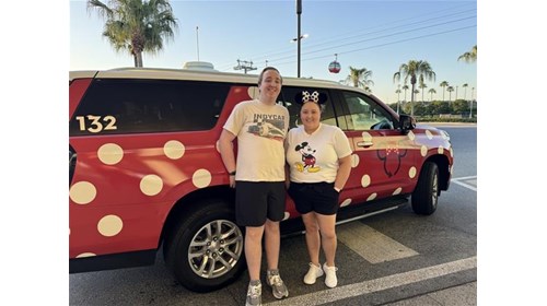 Minnie Van to start our long 3-park day! 