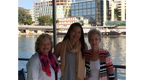 Parisian shopping with new friends from the Seine.