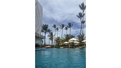 Relaxing pool in preferred section