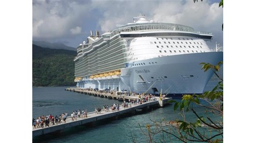 One of my favorite ships Oasis of the Seas.