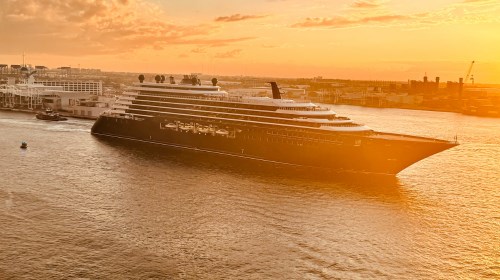 Luxury Cruise Expert