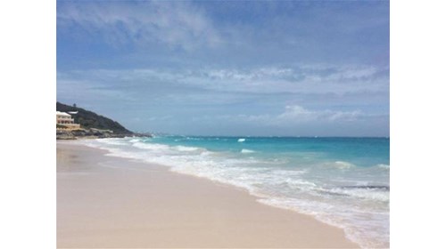 A beautiful Bermuda beach