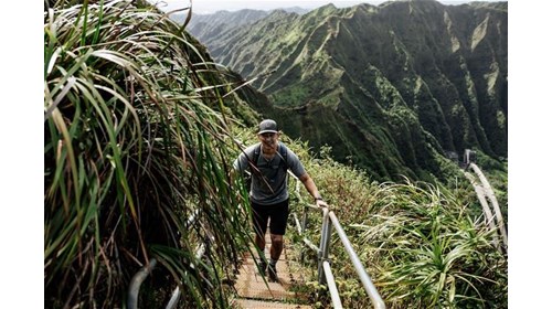 Hiking the Stairway to Heaven in Oahu, Hawaii