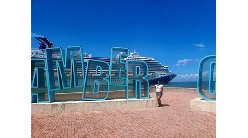 Shy Traveler Cruising