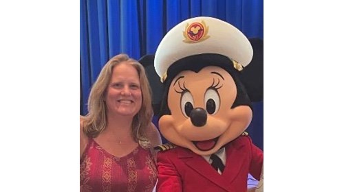 Meeting Captain Minnie on the Disney Wish!