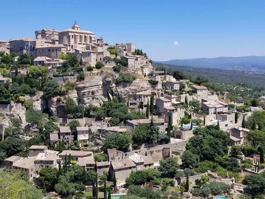 Gordes, perched village in Provence