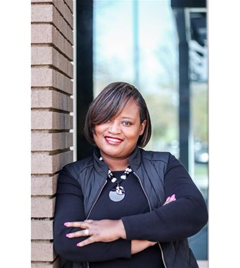 Sarita Thomas, Travel Agent in Glendale, CA