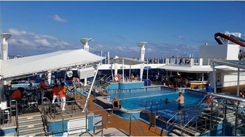 Your perfect day at sea starts poolside!