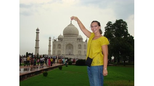 Amanda Vallone at the Taj Mahal