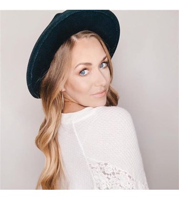 Lindsay Arnold
