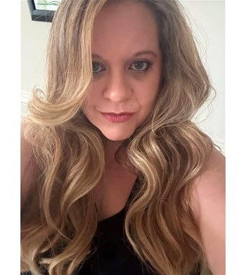 Traci Holtsclaw
