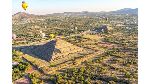 Hot air ballon adventure over Teotihucan,Mexico.