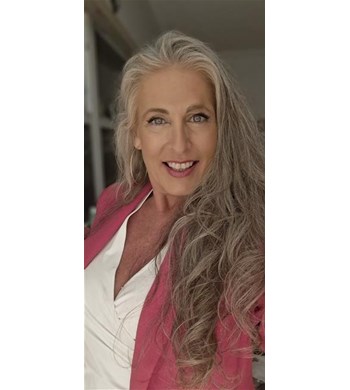 Stephanie Cross