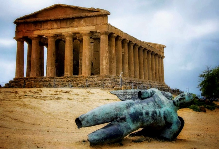 Sicily has amazing ruins!