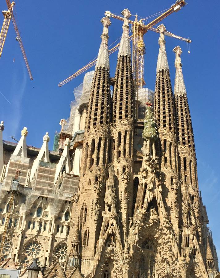 La Sagrada Familia - Barcelona's showstopper!