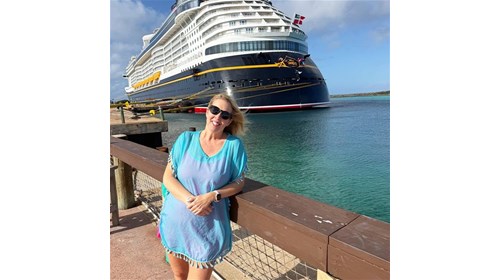 Disney Cruise and Theme Park Expert