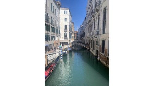 EXPLORE THE BEAUTY OF ITALY 