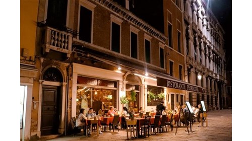 Food & Wine Travel Specialist