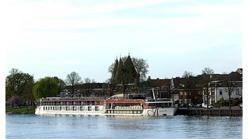 River Cruising 