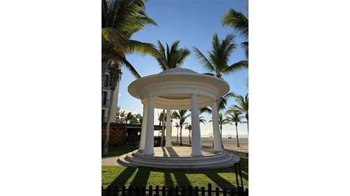 Destination Wedding and Honeymoon Specialist 