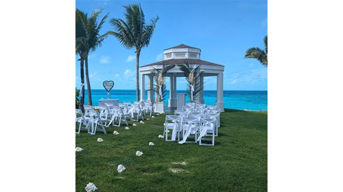Honeymoon & Celebration Travel Specialist