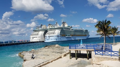 Independence & Freedom of the Seas @ CocoCay
