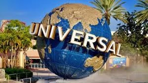 Alyssa Stewart - Universal Studios Florida and Hollywood - Vancouver, BC