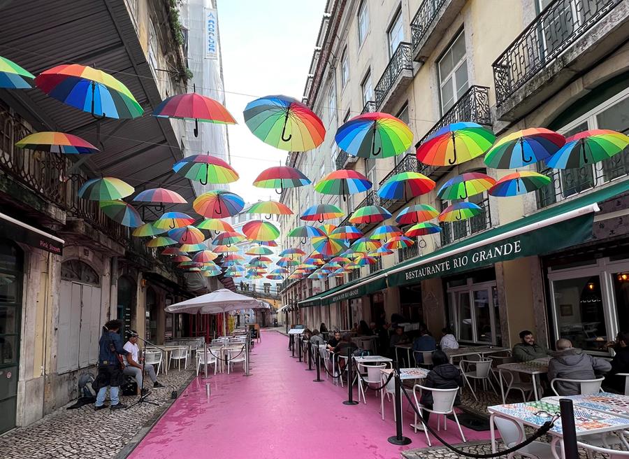 Pink St in Lisboa
