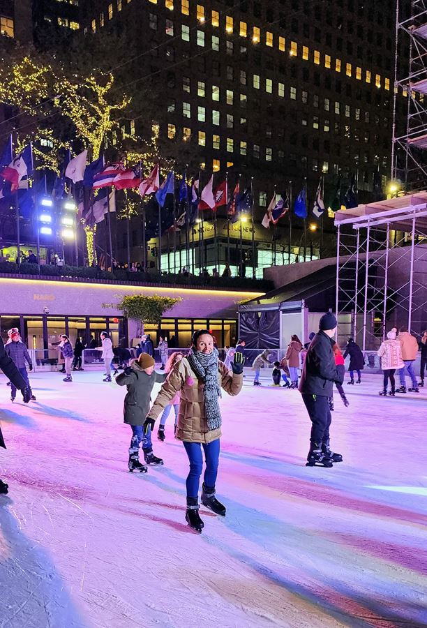 Ice skating - Rockefeller Center - FIRST TIME!