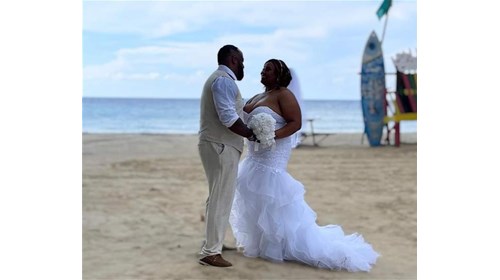 Retie-the-knot ceremony at Beaches Negril 