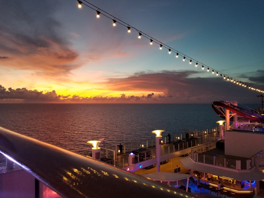 There is no better sunset, than a Caribbean sunset