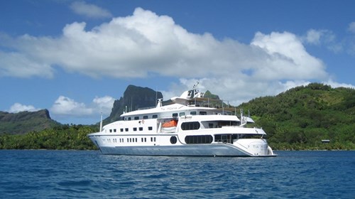 Bora Bora Luxury Cruising